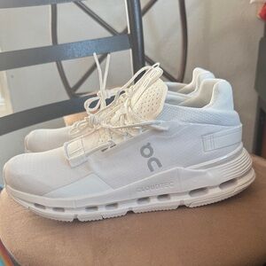 On Running Cloudtec White Athletic Shoes